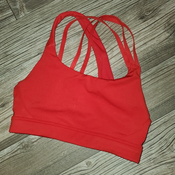 Athleta Tops - Chic and Unique Athleta Sports Bra NWOT 😍 🥰 😘